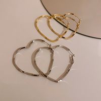 Fashion Simple Heart-shaped Simple Alloy Hoop Earrings main image 2