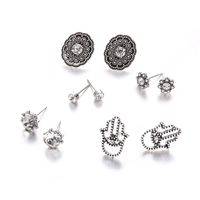 Fashion Retro Carved Diamond Palm Flower Alloy Stud Earrings main image 3