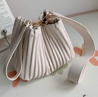 Spring And Summer New Pleated Solid Color Messenger Bucket Bag 29*16.5*12 main image 3