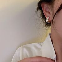 Simple Retro Tulip C-shaped Earrings main image 4