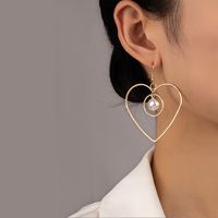 Fashion Heart-shaped New Pendant Retro Earrings main image 3