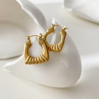 Retro Style U-shaped Earrings Fashion Stainless Steel Gold-plated Ear Buckles main image 2
