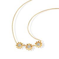 Fashion Simple Chrysanthemum Zircon Titanium Steel Plated 18k Gold Necklace main image 6