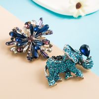 Fashion Flower Alloy Diamond Artificial Gemstones Women's Brooches main image 4