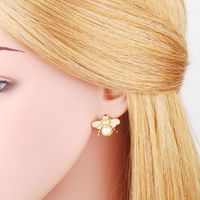 Einfache Biene Schmetterling Perle Kupfer Eingelegt Zirkon 18 Karat Vergoldete Ohrringe main image 6