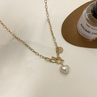 Fashion Simple Geometric Heart-shaped Inlaid Pearl Alloy Necklace main image 4