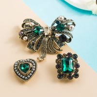 Fashion Alloy Inlaid Rhinestone Pearl Crown Bows Heart Shaped Corsage Brooch Three-piece Set sku image 1