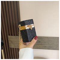 Women's New Acrylic Color Bright Diamond Shoulder Messenger Chain Bag8*10*8cm sku image 5