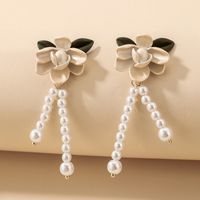 Fashion Flower Leaves Pearl Tassel Earrings Simple Alloy Drop Earrings main image 1