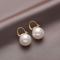 Retro Inlaid Pearl Earrings Fashion Alloy Ear Buckle Ear Jewelry sku image 1