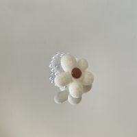 Korean Style Contrast Color Flannel Flower-shaped Pearl Ring Wholesale main image 6