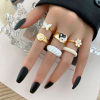 Vintage Creative Flower Heart-shaped Dripping Oil Alloy Rings Set Wholesale sku image 2