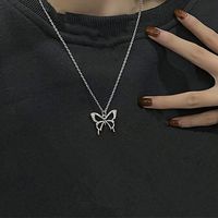 Retro Interlocking Chain Butterfly Necklace Fashion Alloy Clavicle Chain main image 4