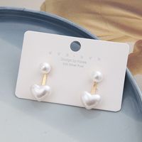 Boucles D&#39;oreilles En Alliage De Perles En Forme De Coeur Rétro Simples Et Créatives main image 4