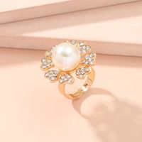 Fashion Creative Simple Diamond Pearl Clover Flower Alloy Ring main image 3