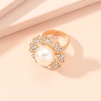 Fashion Creative Simple Diamond Pearl Clover Flower Alloy Ring main image 4