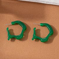 Boucles D'oreilles En Acrylique Irrégulières En Forme De C main image 3