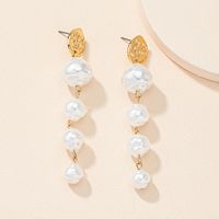 Fashion Shaped Pearl Irregular Plastic Earrings sku image 1