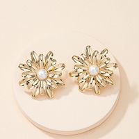 Small Daisy Summer New Simple Gold Flower Alloy Stud Earrings sku image 1