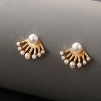 Fashion Pearl Heart-shaped Inlaid Rhinestone Hollow Earrings sku image 7