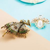 Fashion Colorful Butterfly Pearl Bee Brooch Cute Pin Corsage Dress Accessories main image 1