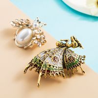 Fashion Colorful Butterfly Pearl Bee Brooch Cute Pin Corsage Dress Accessories main image 4