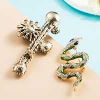 Fashion Alloy Diamond-encrusted Snake-shaped Brooch Cute Corsage Accessories main image 3