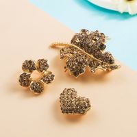 Retro Style Alloy Diamond Butterfly Tree Long Brooch Corsage Jewelry main image 5
