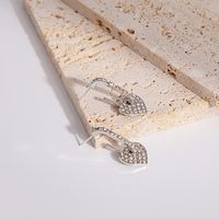 Boucles Oreilles En Alliage De Diamants Micro-incrustés En Forme De Coeur Pour Femmes main image 4