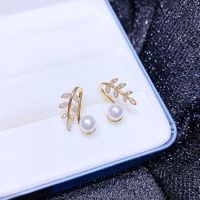 Fashion Micro-inlaid Zircon Leaves Pearl Copper Earrings sku image 1