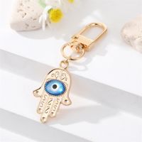 Fashion Drill Alloy Patch Blue Eyes Keychain Hand Of Fatima Devil's Eye Pendant main image 5