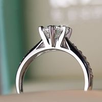 Fashion New Wedding Six-claw Zircon Copper Ring main image 4