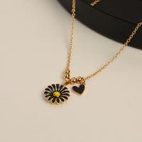 Personalized And Small Fresh Summer Little Daisy Love Pendant Necklace Oil Drop Necklace Copper-plated Gold All-match Sweater Chain main image 5