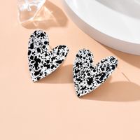 Fashion Splash-ink Floral Heart-shaped Stud Earrings main image 4
