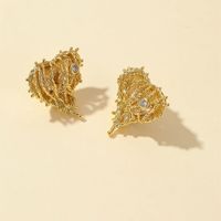 Fashionable Three-dimensional Woven Heart-shaped Stud Earrings Copper main image 2