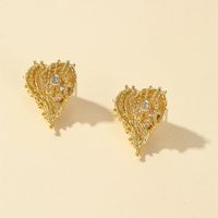Fashionable Three-dimensional Woven Heart-shaped Stud Earrings Copper main image 3