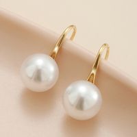 Einfache Mode Perle Ohr Haken Kupfer Perle-legierung Ohrringe sku image 2
