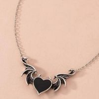 Elegante Glamour Clásico Ojo Del Diablo Corazón Collar Aleación Epoxy Enchapado Víspera De Todos Los Santos Navidad Día De San Valentín Unisexo main image 2