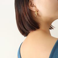 Fashion Hand-hammered Concave-convex U-shaped Imitation Pearl Zircon Inlaid Earrings Titanium Steel Geometric sku image 2