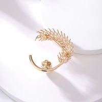 Fashion Simple New Copper Plating 18k Gold Zircon Pearl Brooch main image 3