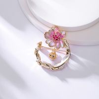 Fashion Simple Compact Copper Plating 18k Gold Zircon Flower Brooch Accessories main image 2