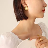 Mode Geprägte Um Stud Ohrringe Weibliche Titan Stahl main image 2