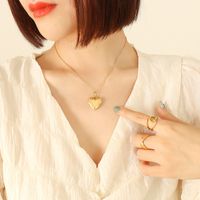 Fashion Retro Flip Heart-shaped Pendant Necklace Plated 18k Gold Titanium Steel sku image 1
