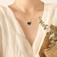 Simple Black Heart-shaped Zircon Clavicle Chain 18k Gold Plating Titanium Steel Necklace sku image 1