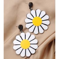 Cute Creative White Sunflower Shape Pendant Earrings main image 2