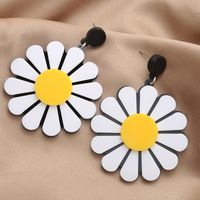 Cute Creative White Sunflower Shape Pendant Earrings sku image 1