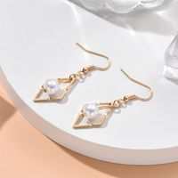 European And American Temperament Handmade Geometric Pearl Earrings Simple Rhombic Ear Studs Japanese And Korean Fashion Ear Jewelry main image 3