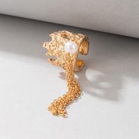 European And American Fashion Socialite Ring Simple And Irregular Gold Geometric Pearl Chain Tassel Ring main image 7
