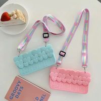 Fashion Heart-shaped Woven Solid Color Crossbody Bag Phone Bag main image 4