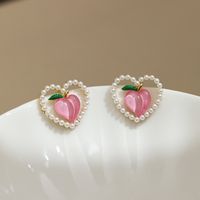 Fashion Peach Women Cute Pearl Hearth-shaped Alloy Stud Earrings main image 3